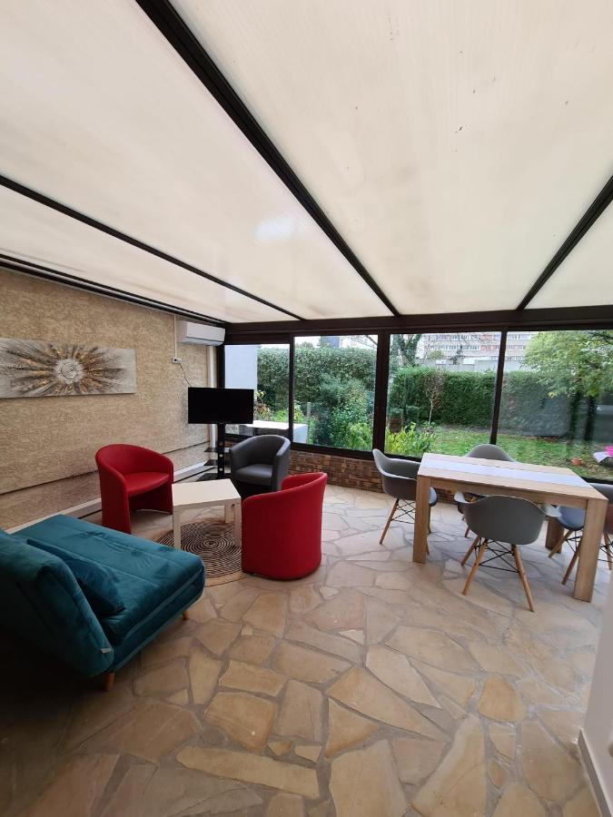 Studio Independant Et Bien Equipe Avec Veranda Commune Neuilly-sur-Marne Buitenkant foto